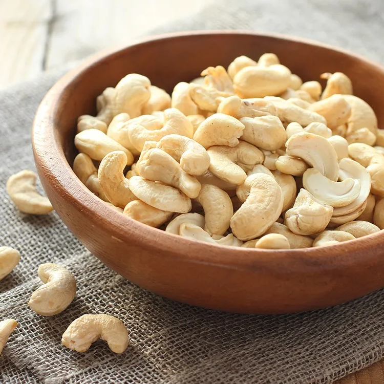 Premium salty roasted W380 cashews for crunche